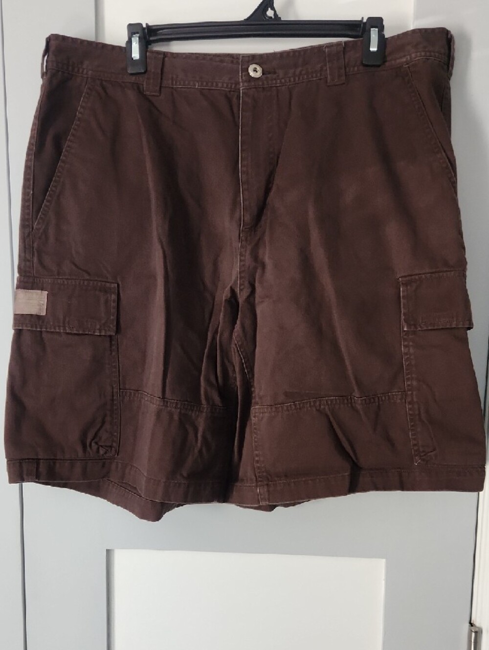 Columbia Men's Dark Brown Shorts, Size 38
